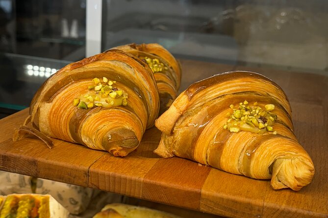 #1 Montmartre Pastries & Chocolate Food Tour with 6+ Tastings - Guides who add personality
