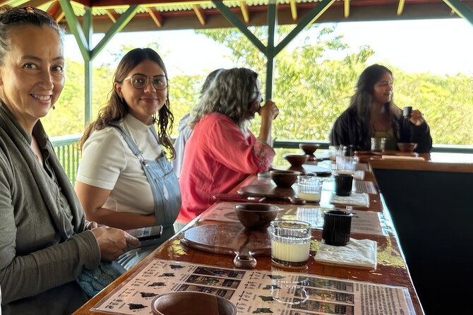 10 Bar Hawaiian Craft Chocolate Tasting Experience - Fresh fruit, fermented beans, and local farm snacks