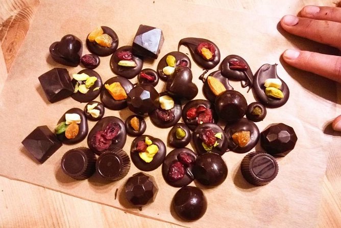 2.5h Belgian Chocolate Pralines Workshop in Brussels - Making pralines instead of just buying them