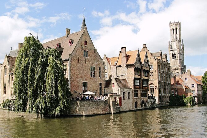 2-Hour Historical Walking Tour in Bruges with Praline Included - Starting at Burg Square, where Bruges began