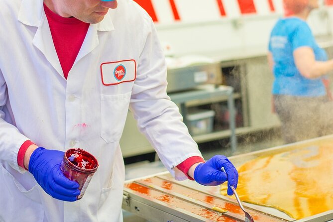 20 Minutes Chocolate & Candy Factory Tour in Jacksonville - What happens during the 20-minute tour