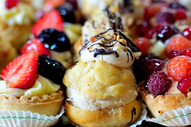 A Sweet Stroll Through Venice: Pastries, Chocolate, and Gelato - Handmade chocolate at VizioVirtù