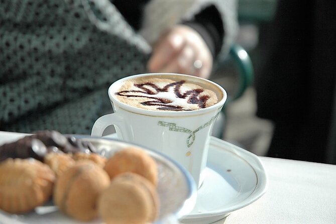 A Sweet Stroll Through Venice: Pastries, Chocolate, and Gelato - Finishing with gelato at Gallonetto