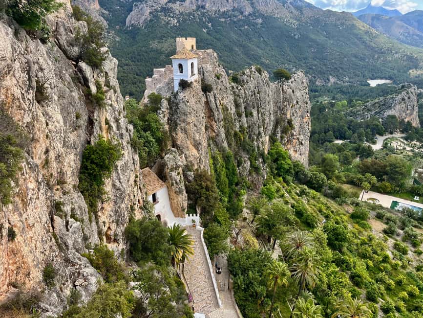 Alicante: Guadalest Castle and Chocolate Factory - Starting with chocolate at the artisan factory