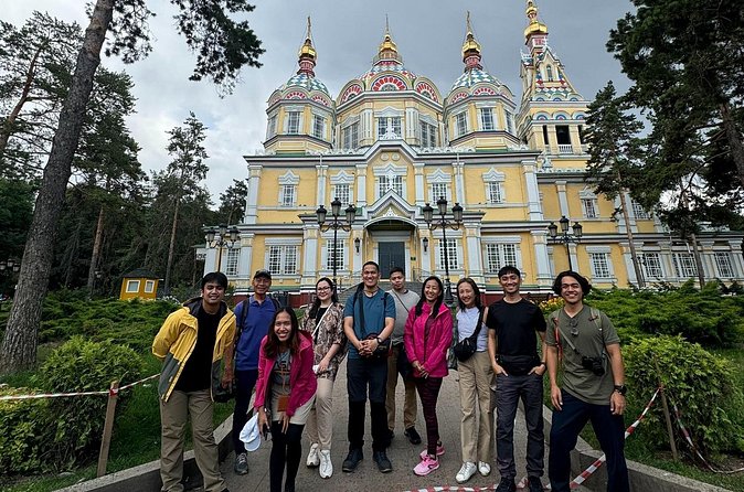 Almaty: City Highlights Walking Tour with Chocolate Shop - Tasting the city at Green Bazaar