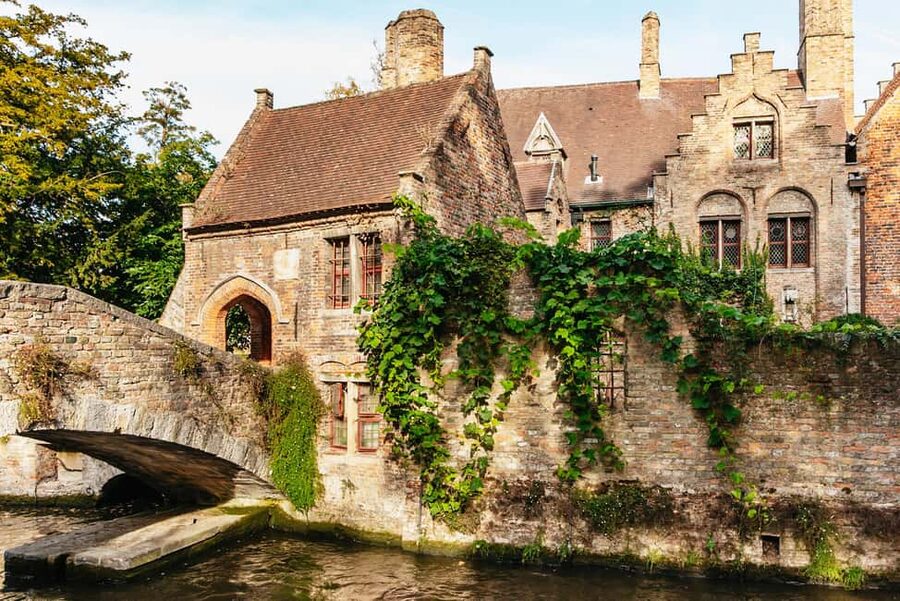 Amsterdam: Brussels & Bruges w/ Optional Chocolate Tasting - Who should book this day trip?