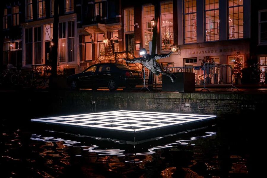 Amsterdam: Light Festival Boat with Hot Choco & Stroopwafel - The host makes the difference
