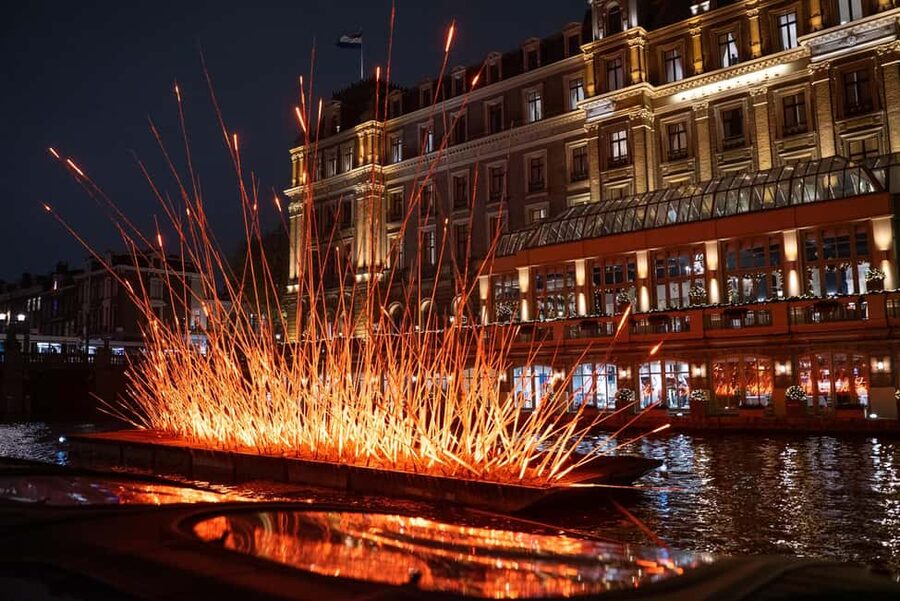 Amsterdam: Light Festival Boat with Hot Choco & Stroopwafel - Centraal Station and NEMO after dark