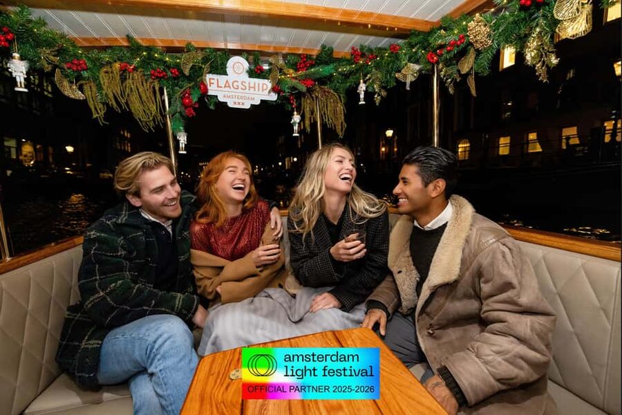 Amsterdam: Light Festival Cruise + Stroopwafel & Hot Choco - The Golden Bend and Amsterdam’s grand canal belt