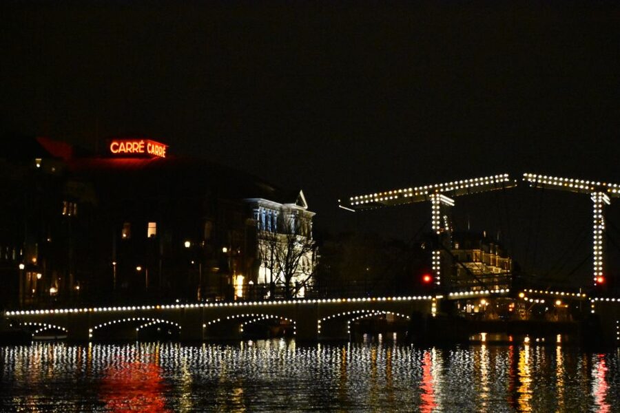 Amsterdam: Light Festival Cruise + Stroopwafel & Hot Choco - Is $31 good value?
