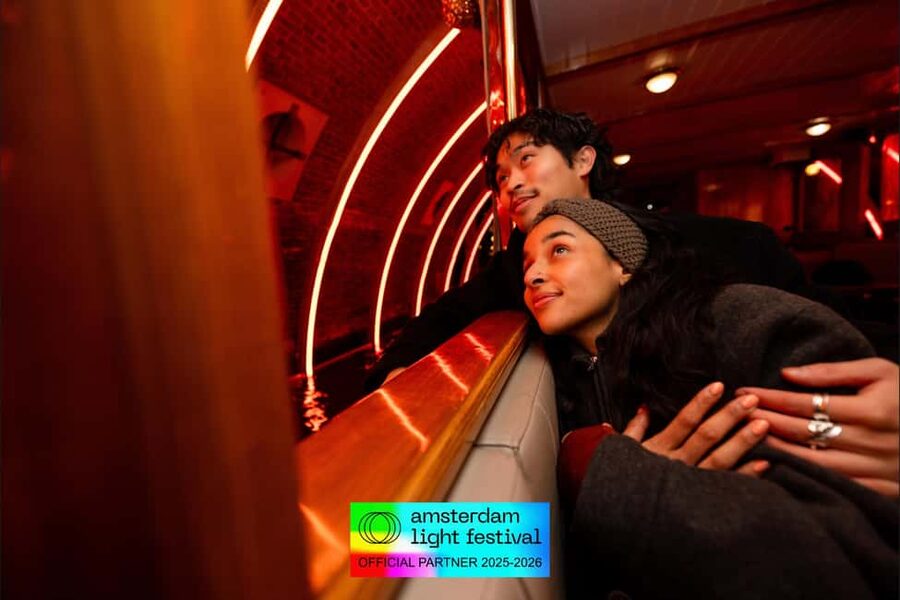 Amsterdam: Light Festival Heated Cruise + Hot Choco + Snack - Key points to know before boarding