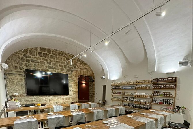 Artisan Chocolate Making Class in Perugia - English instruction and language choices