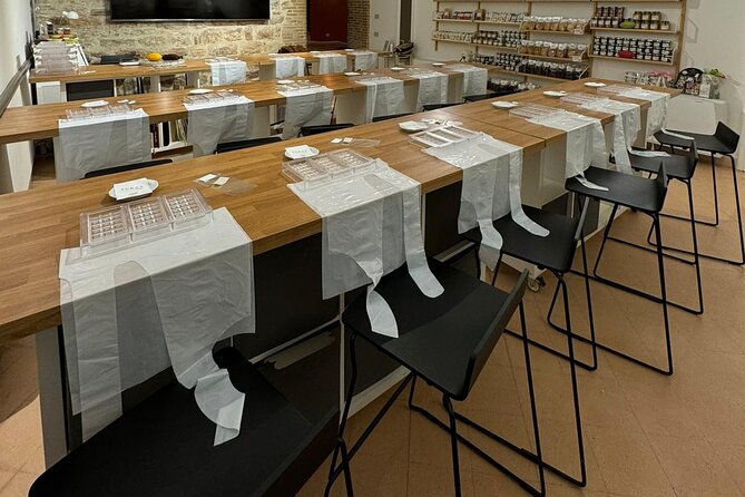 Artisan Chocolate Making Class in Perugia - Working with chocolate in a cafe