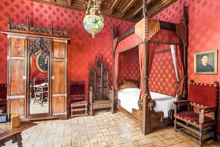 Barcelona: Casa Amatller Guided Visit with Chocolate Gift - Why Casa Amatller deserves an hour
