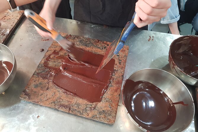 Become a Chocolate Master! Chocolate Bar Workshop in Paris - Why the group size matters