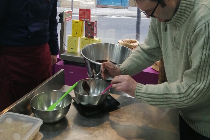 Become a Chocolate Master! Chocolate Bar Workshop in Paris - The fair trade discussion adds weight