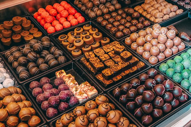 Bern: Chocolate Tasting and Walking Tour with a Local - A first taste of luxury at the chocolatier