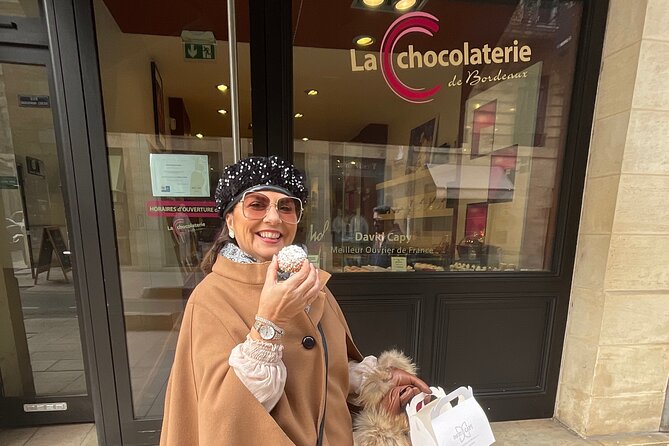 Bordeaux: Best of French Chocolate and Pastry Tasting Tour - What to bring and how to handle the meeting point