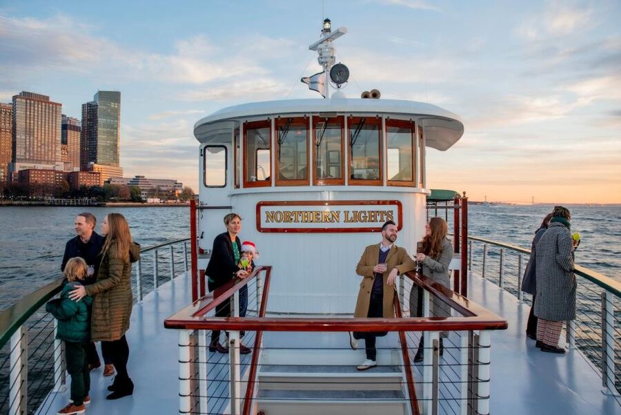 Boston: Cocoa and Carols Holiday Cruise - Hot cocoa, Christmas music, and the mood onboard