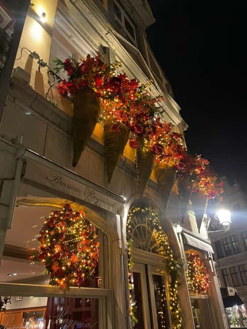 Bruges, Bike Tour with Chocolate Tasting & Hot Wine/Chocolat - Chocolate at a top artisan chocolatier