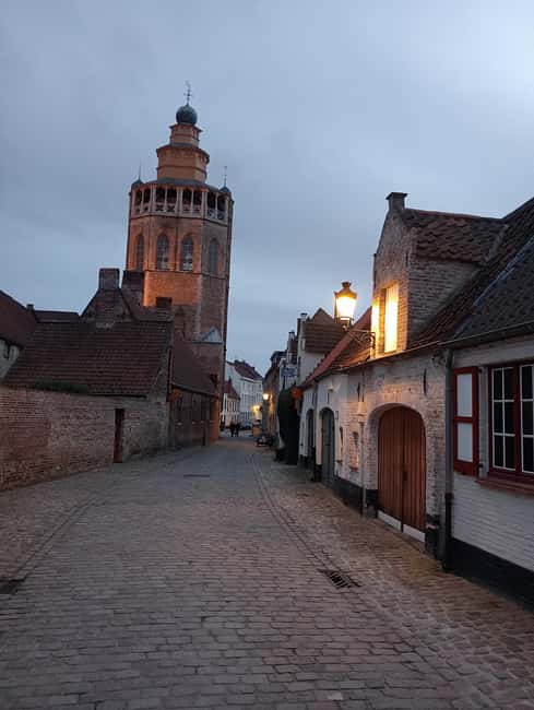 Bruges, Bike Tour with Chocolate Tasting & Hot Wine/Chocolat - The Secret Garden finale around the fire