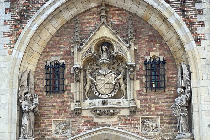 Bruges by a Local: Exciting Stories, Mysteries, People and Choco - Stew Street and De Halve Maan Brewery