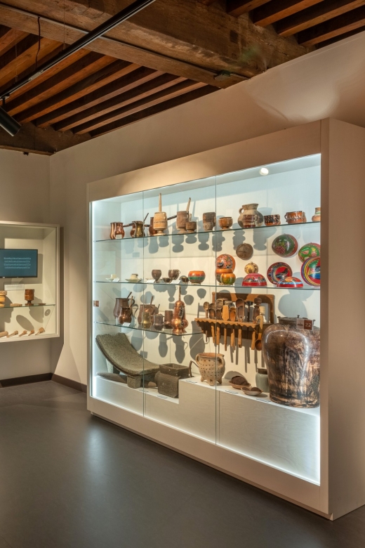 Bruges: Choco-Story Museum with Audio Guide and Tastings - Interactive features for children and adults