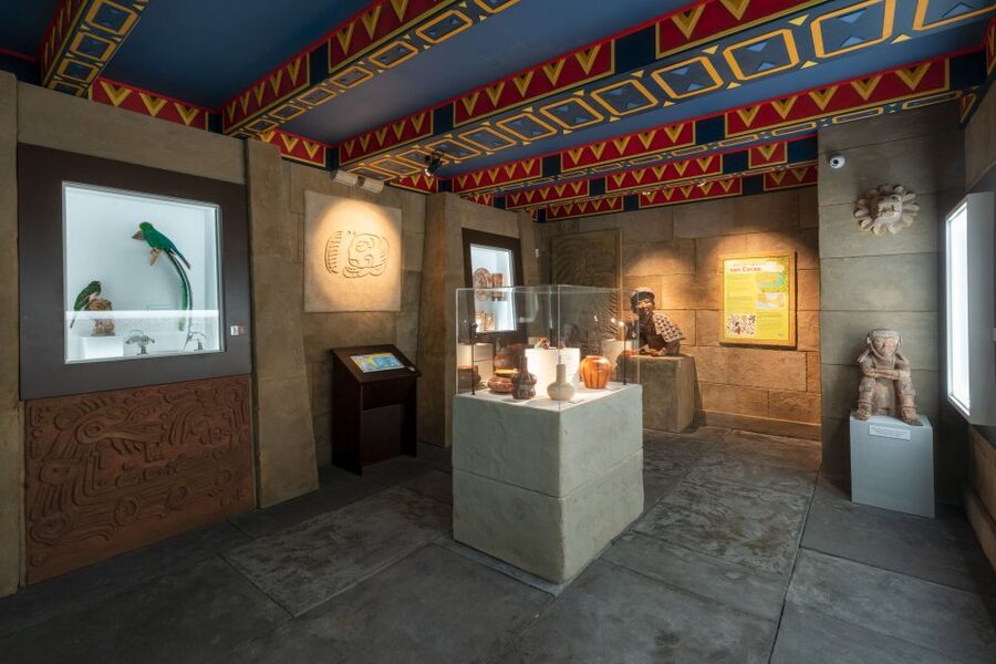 Bruges: Choco-Story Museum with Audio Guide and Tastings - Tasting chocolate in four styles