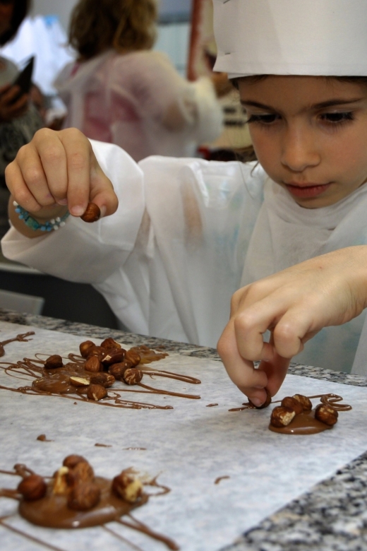 Bruges: Chocolate Making Workshop and Chocolate Museum Entry - How the workshop works for children and adults
