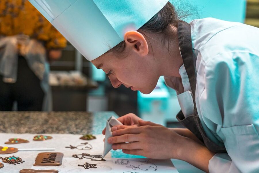 Bruges: Chocolate Making Workshop and Chocolate Museum Entry - Timing, language, and planning details