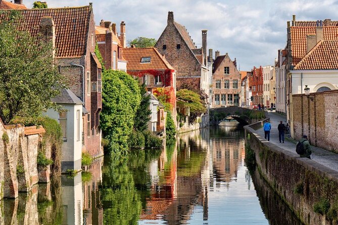 Bruges Highlights, Boat, Beer, Chocolate Day trip from Paris - Six Belgian beers at Bourgogne des Flandres