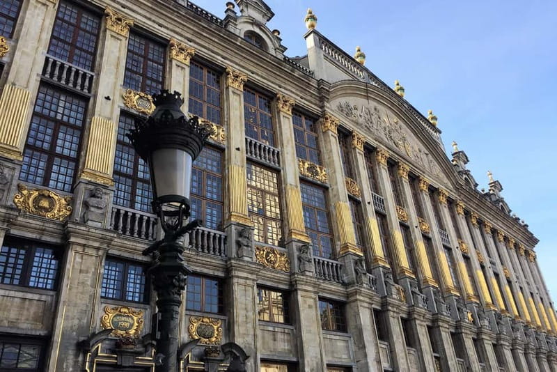 Brussels Beer, Chocolate and Waffle Tour - Five chocolates that show Brussels beyond the souvenir box