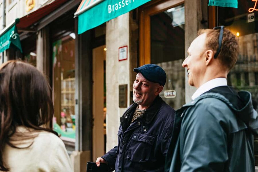 Brussels: Beer Tour with 6 Beers and 3 Chocolate Tastings - Group size, solo visits, and the social side
