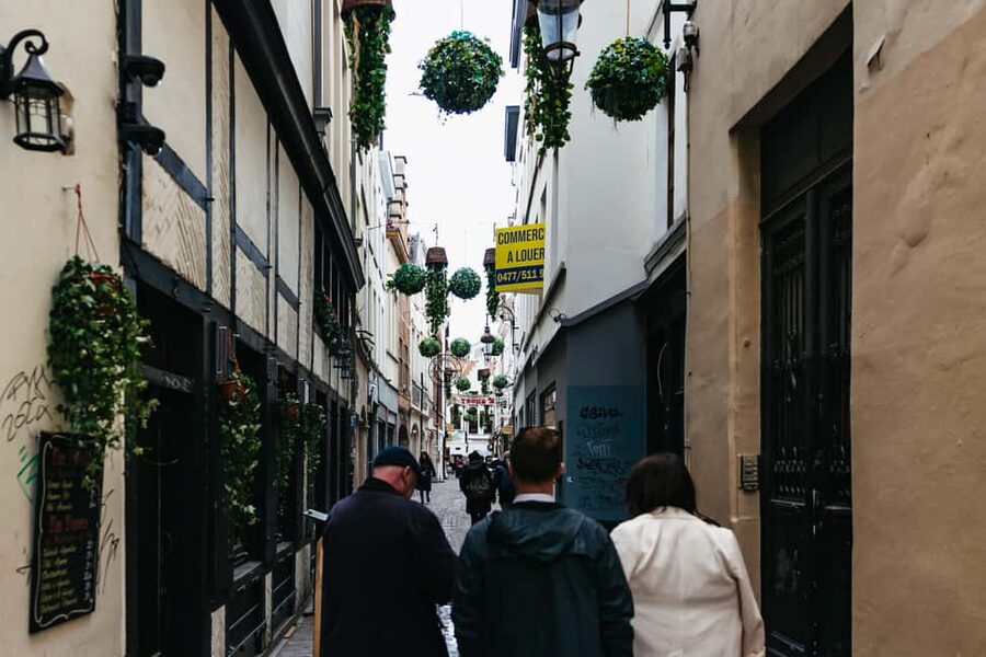 Brussels: Beer Tour with 6 Beers and 3 Chocolate Tastings - Is $100 a fair price?
