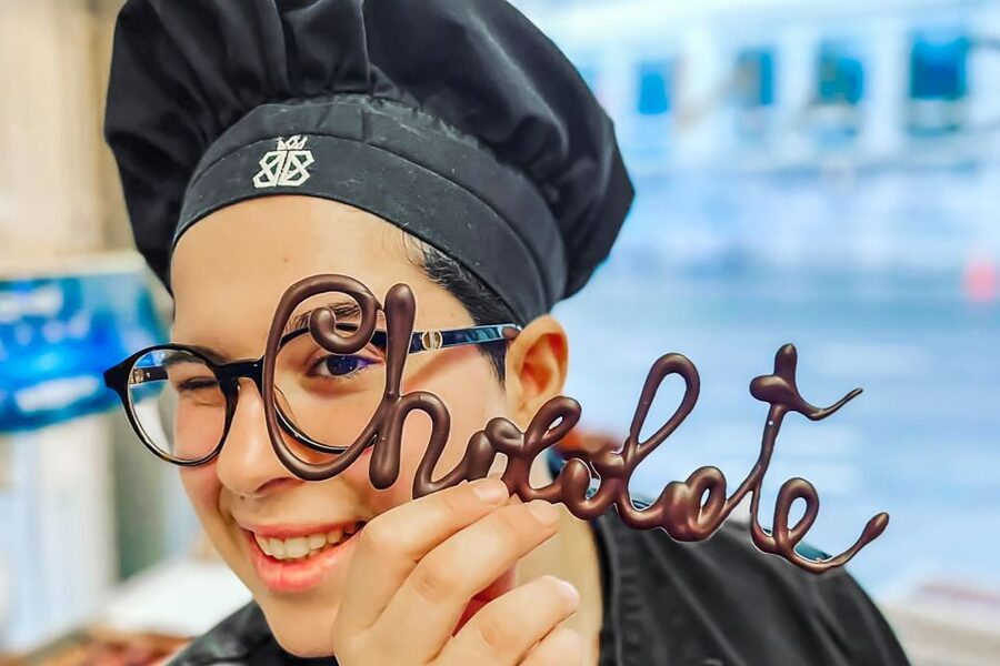Brussels: Belgian Chocolate Making Workshop with Tastings - How the bean-to-bar machinery adds value