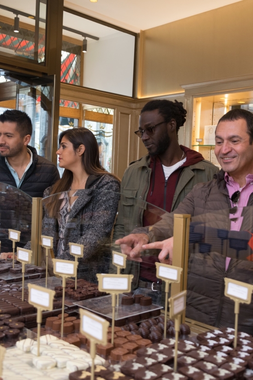 Brussels: Belgian Chocolate Tasting Tour - Walking the old center in comfortable shoes