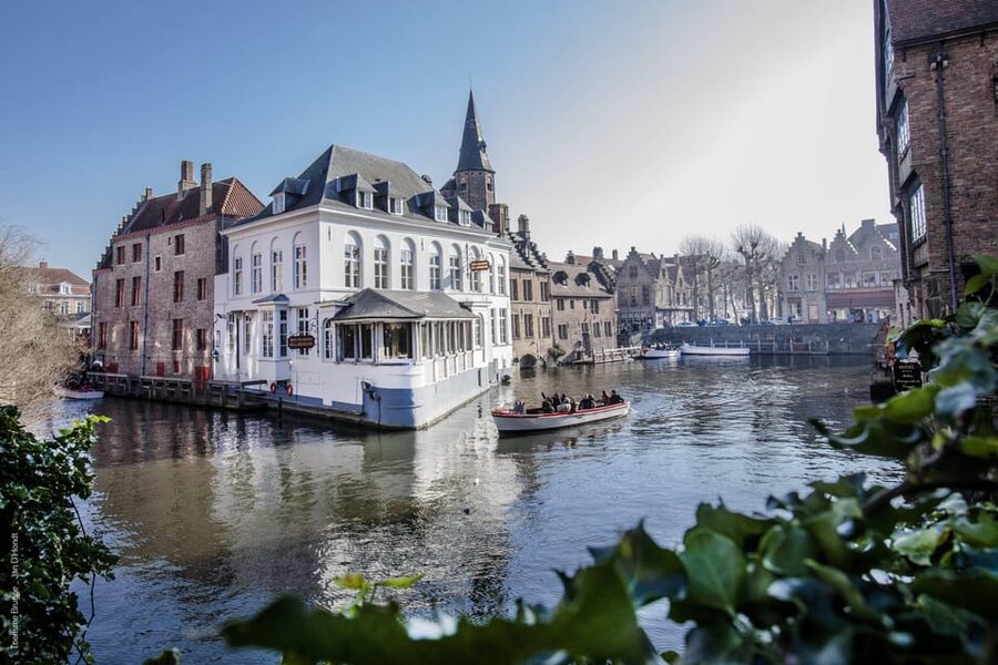 Brussels: Bruges & Ghent Tour w/ Cruise & Chocolate Tasting - Who should book this day trip?