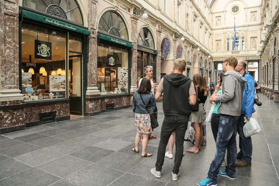 Brussels: Chocolate Appreciation and Tasting Walking Tour - Learning how to taste Belgian chocolate