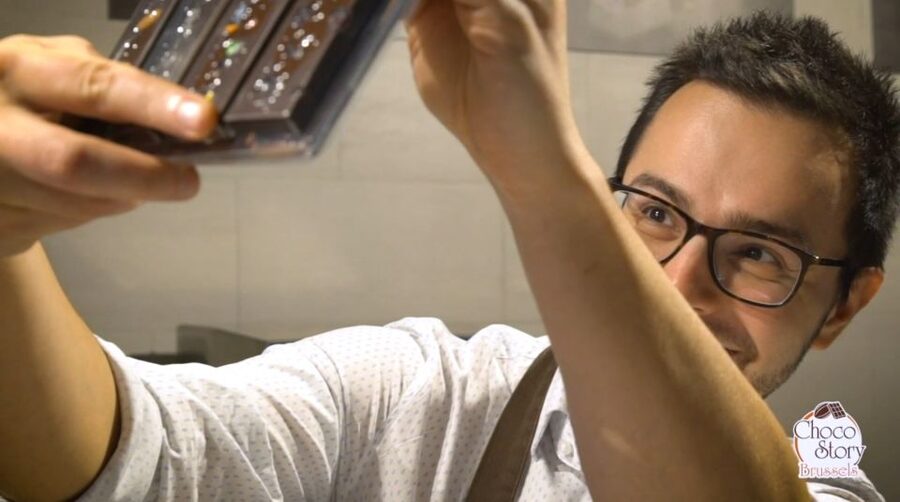 Brussels: Chocolate Museum Visit with Workshop - The workshop: bars first, creativity second
