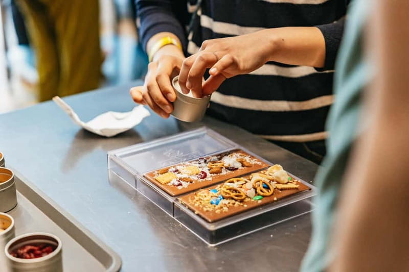 Brussels: Make Your Own Chocolates Workshop with Tastings - Meeting at Place de la Justice 5