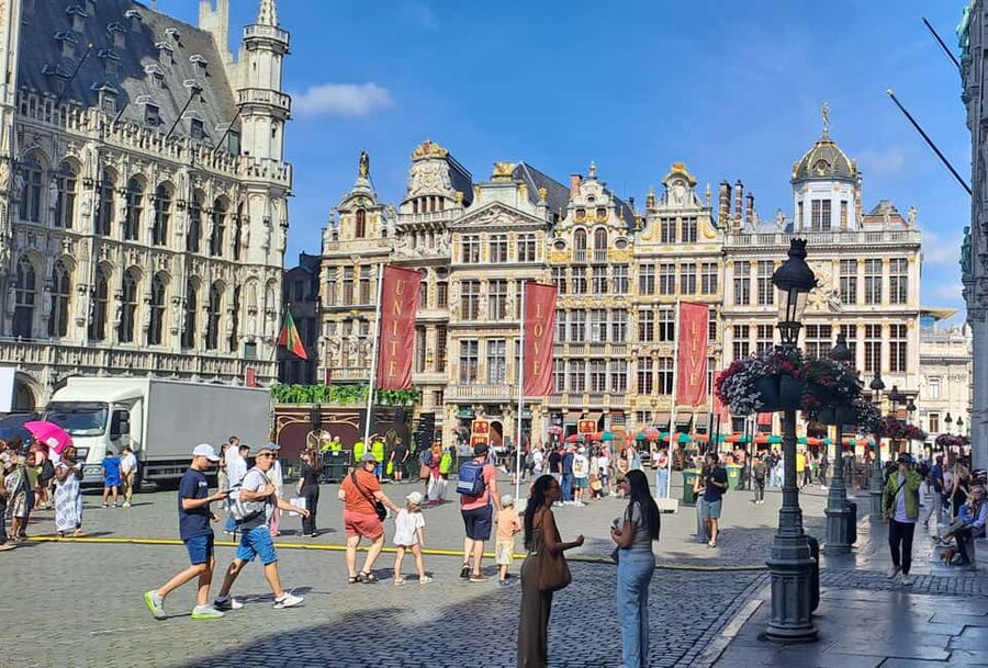 Brussels: Walking Food Tour with Chocolate, Beer, & Waffles - Saint Catherine, the old port, and a rooftop view