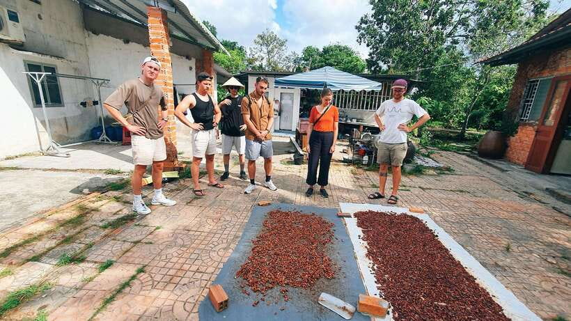 Can Tho: Countryside Cycling Tour with Cocoa Farm Visit - Sugarcane Juice and Local Refreshments