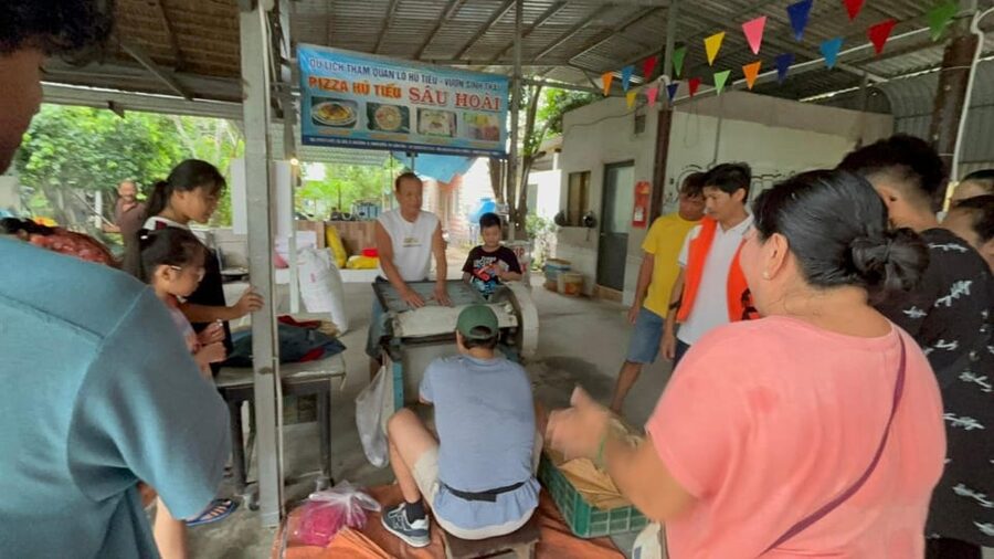 Can Tho: Floating Market, Cacao & Canals with French Guide - French guidance and the human scale