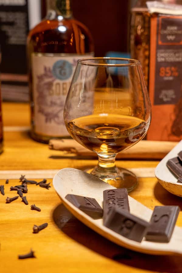 Cartagena: Express Rum and Chocolate Tasting Experience - Why the Colombian context matters