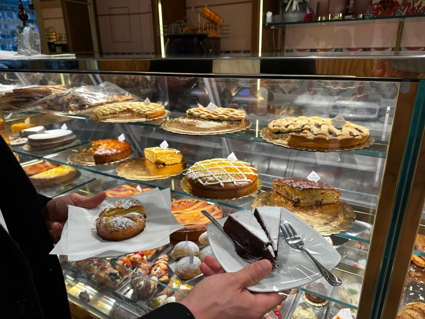 Chocolate and Pastry tasting tour in Napoli Old Town - Starting with a secret pastry near Piazza Cavour