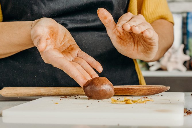 Chocolate Master Class & Taino Concept Store - Guides, language, and group feel