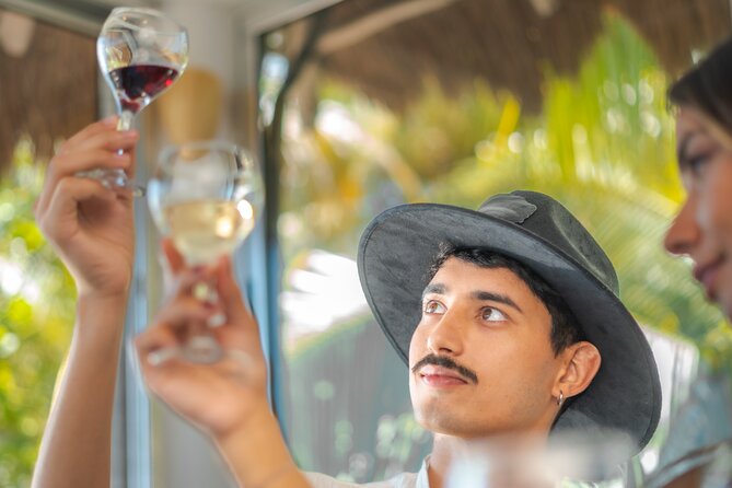 Chocolate Seaside Workshop & Wine Tasting - Following cacao from ingredient to chocolate