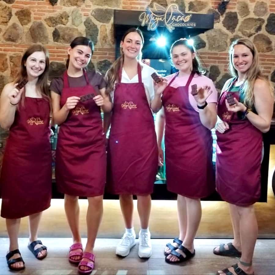 Chocolate workshop; gastronomic experience of cocoa. - A central Antigua meeting point