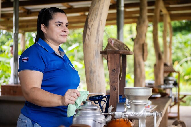 Coffee & Chocolate Tour+Sloths Park & Llanos de Cortez Waterfall - Lunch at El Sabor de Doña Carmen