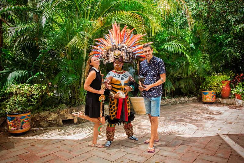 Cozumel: General Admission to the Mayan Cacao Experience - Watching the chocolate-making process